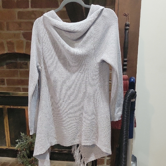 Chic Light Gray Women's Cowl Neck Sweater with Fringe - Picture 6 of 6